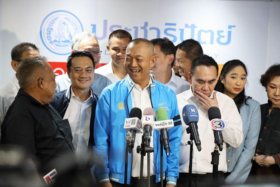 สรรเพชญ ค้าน ปชป.ร่วมรัฐบาล ชี้ตัวเลขอีกฝ่ายมีเสถียรภาพพอแล้ว