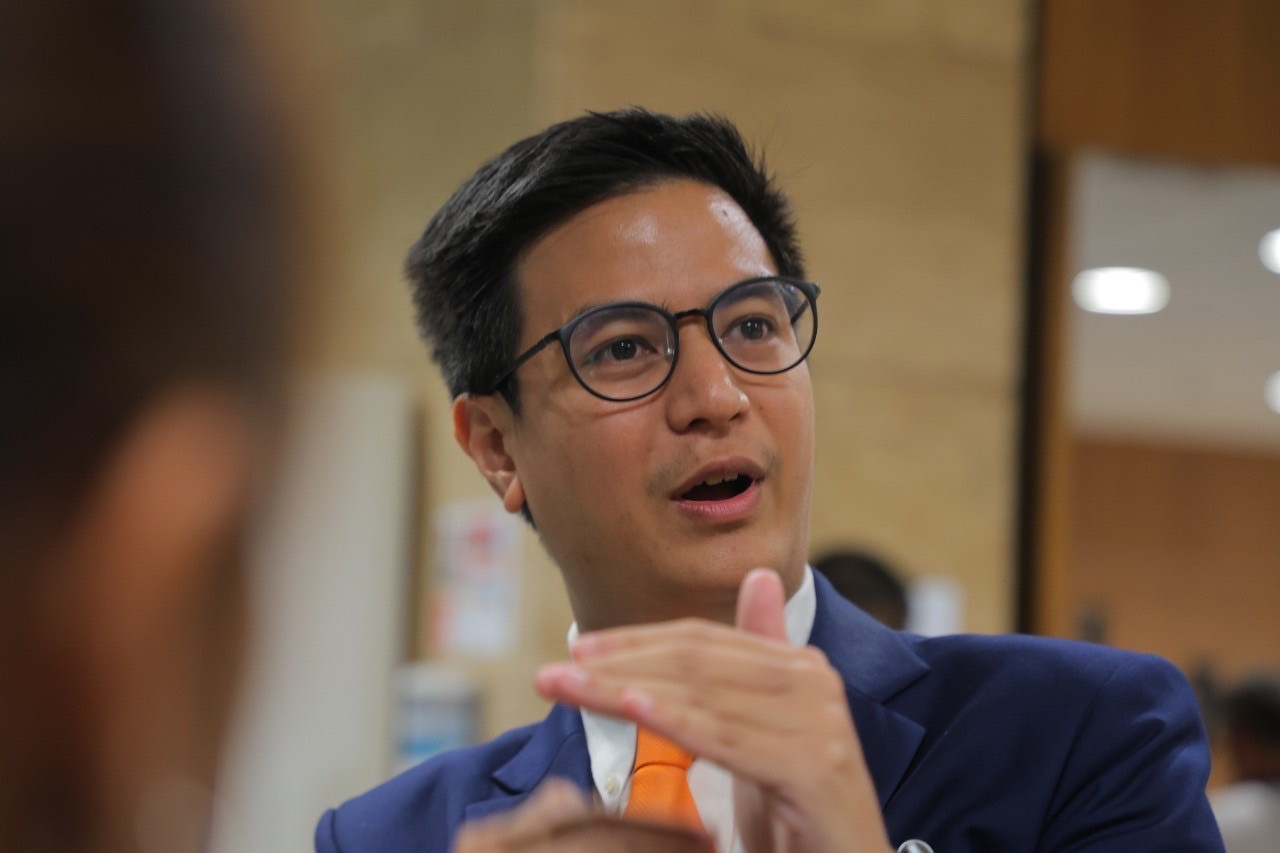 “พริษฐ์” หวังรัฐบาลใหม่ทบทวนคำถามประชามติเรื่องรัฐธรรมนูญอีกครั้ง หลังสภาฯ เห็นชอบร่างแก้ไข พ.ร.บ.ประชามติแล้ว ย้ำคำถามที่เปิดกว้างจะเพิ่มโอกาสให้การจัดทำรัฐธรรมนูญใหม่สำเร็จ