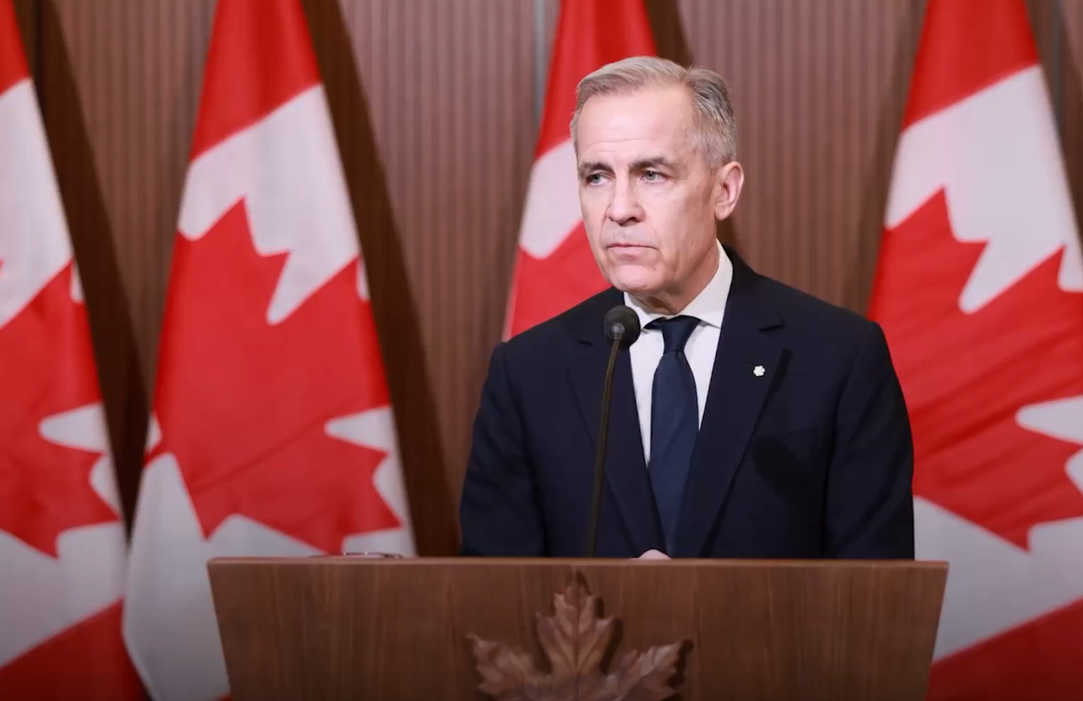 ศึกดวลเดือด! มาร์ค คาร์นีย์ ปะทะ คู่แข่งครั้งแรกกลางเวทีดีเบต เดิมพันสูงก่อนเลือกตั้งแคนาดา