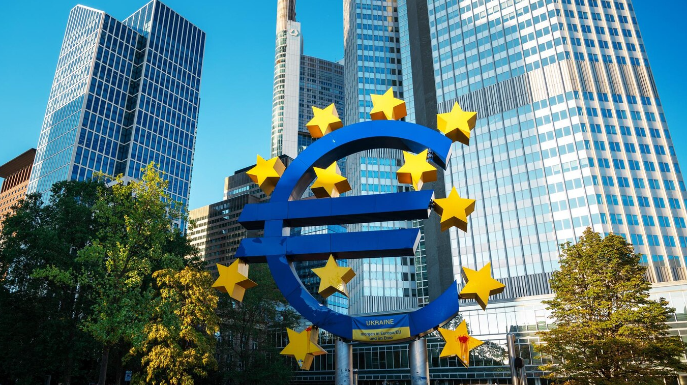ECB ลดดอกเบี้ยหนุนเศรษฐกิจ – ชี้ “สงครามการค้า” จากทรัมป์ กระทบทั่วโลก