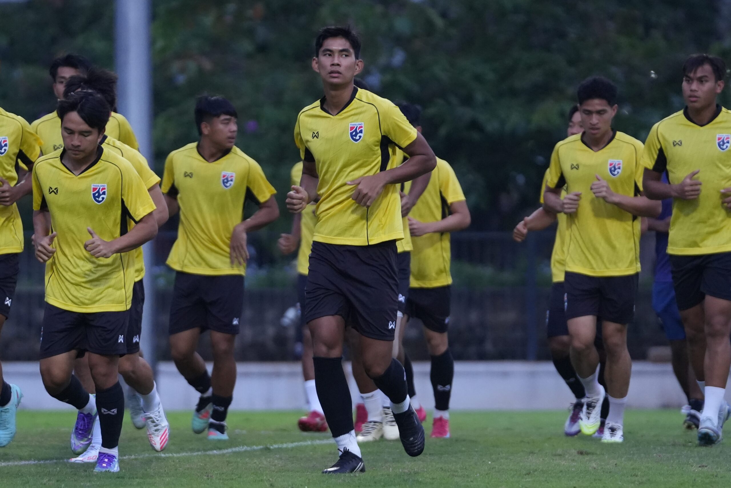 “ช้างศึก” U23 ลงซ้อมมือแรกแดนอิเหนา – ภัทรพล หวังเกมรับทีมยกระดับดีขึ้น
