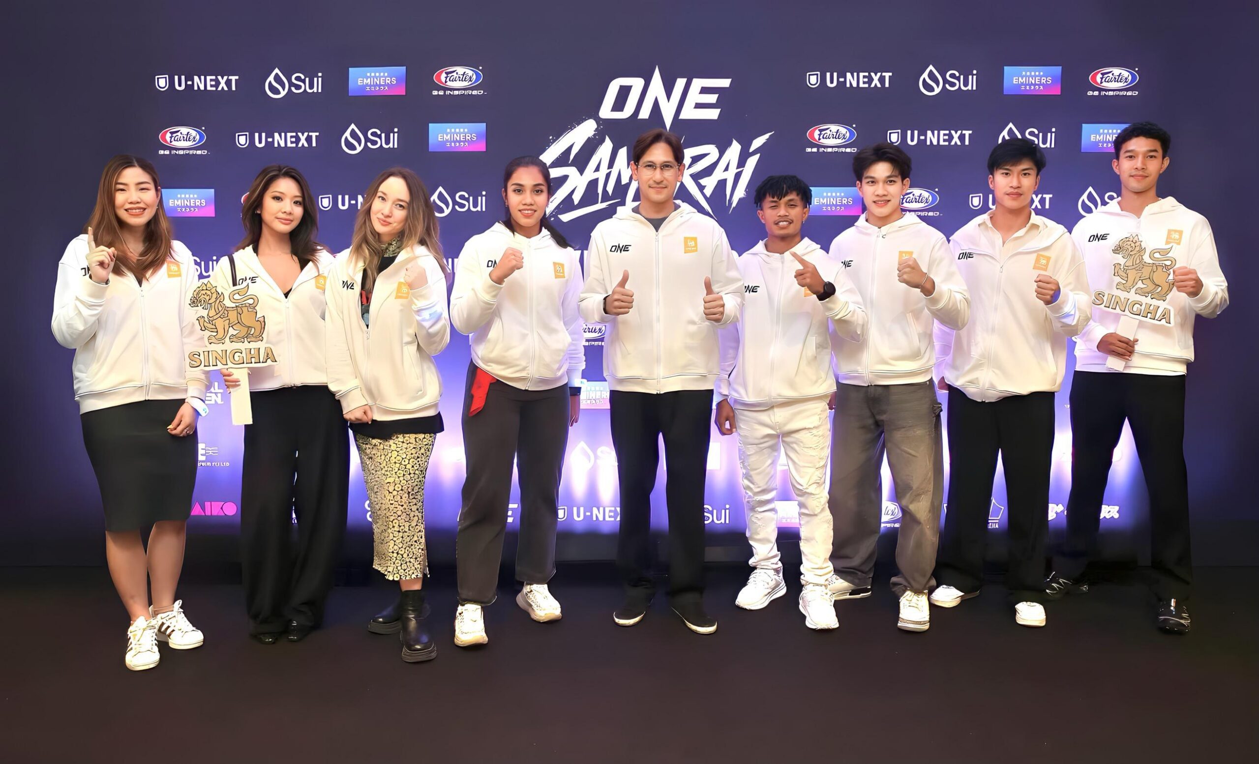 “สิงห์” พา 8 ผู้ชนะ Singha ONE HIT THE RING เชียร์ ONE Samurai มันติดขอบสังเวียน